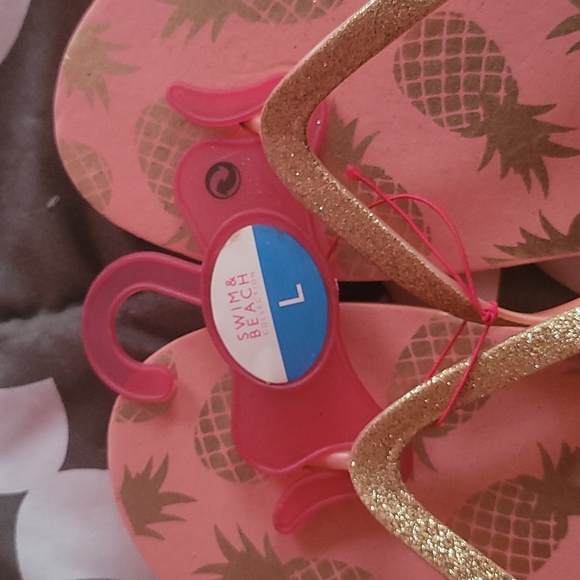 Primark Flip Flops Peach and Gold with Pineapples Size 9-10 - Picture 2 of 6